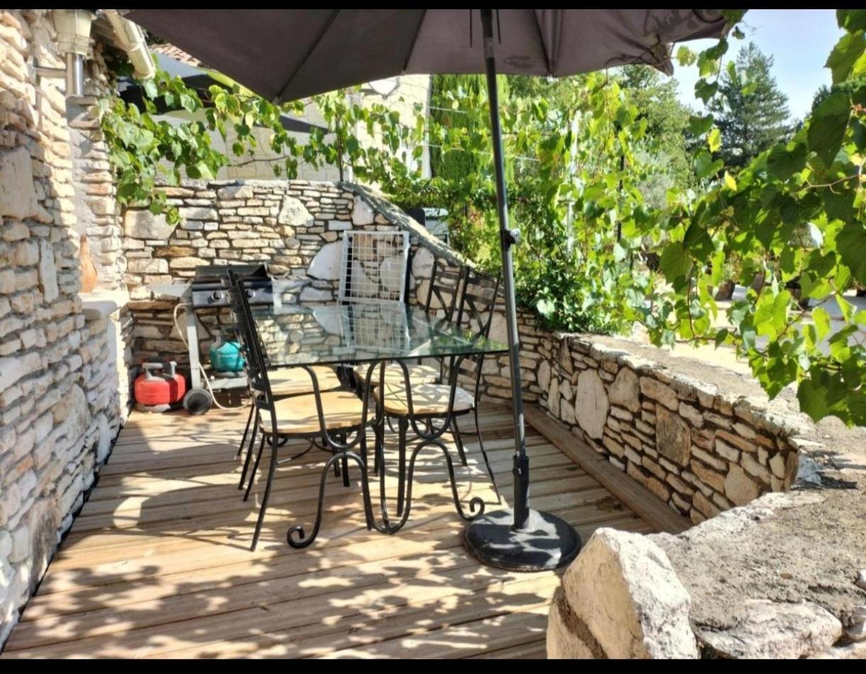 Saint-Martin-dʼArdèche B&B La Vieille Source الغرفة الصورة