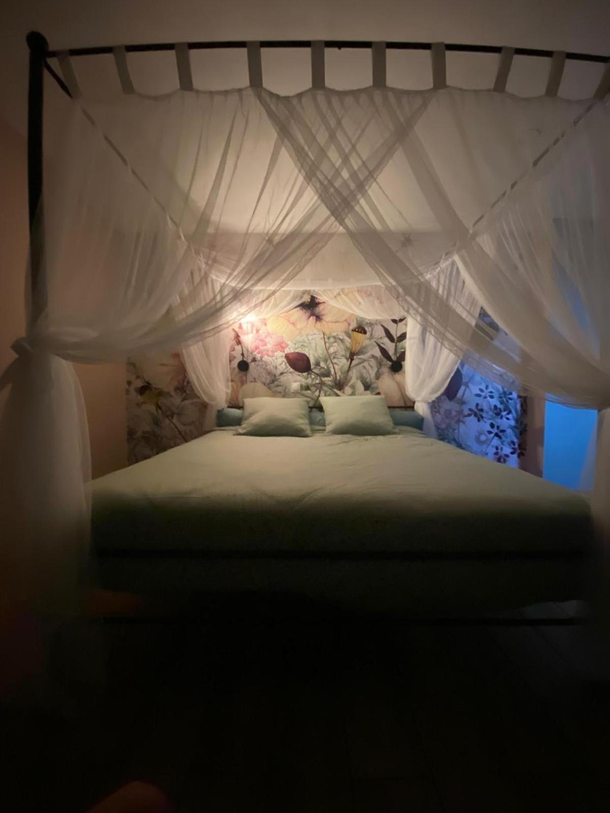 Saint-Martin-dʼArdèche B&B La Vieille Source الغرفة الصورة
